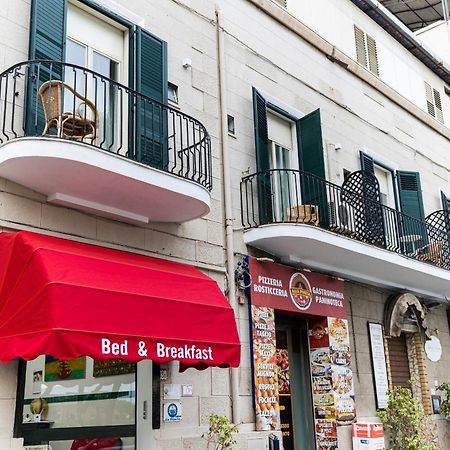 לינה וארוחת בוקר רג'יו די קאלאבריה Il Balcone Sullo Stretto מראה חיצוני תמונה