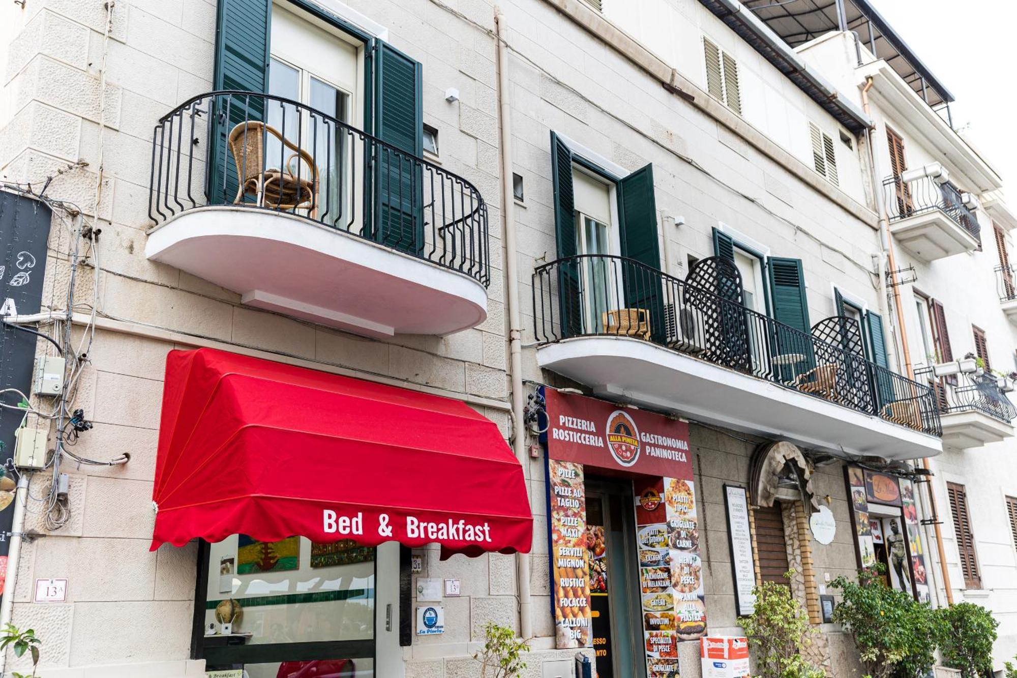 לינה וארוחת בוקר רג'יו די קאלאבריה Il Balcone Sullo Stretto מראה חיצוני תמונה
