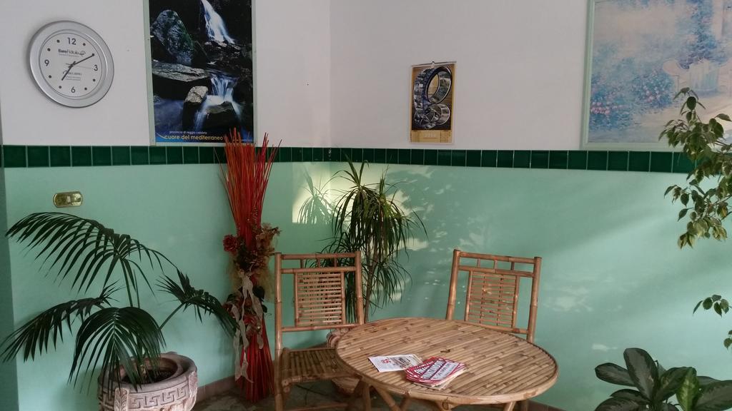 לינה וארוחת בוקר רג'יו די קאלאבריה Il Balcone Sullo Stretto מראה חיצוני תמונה